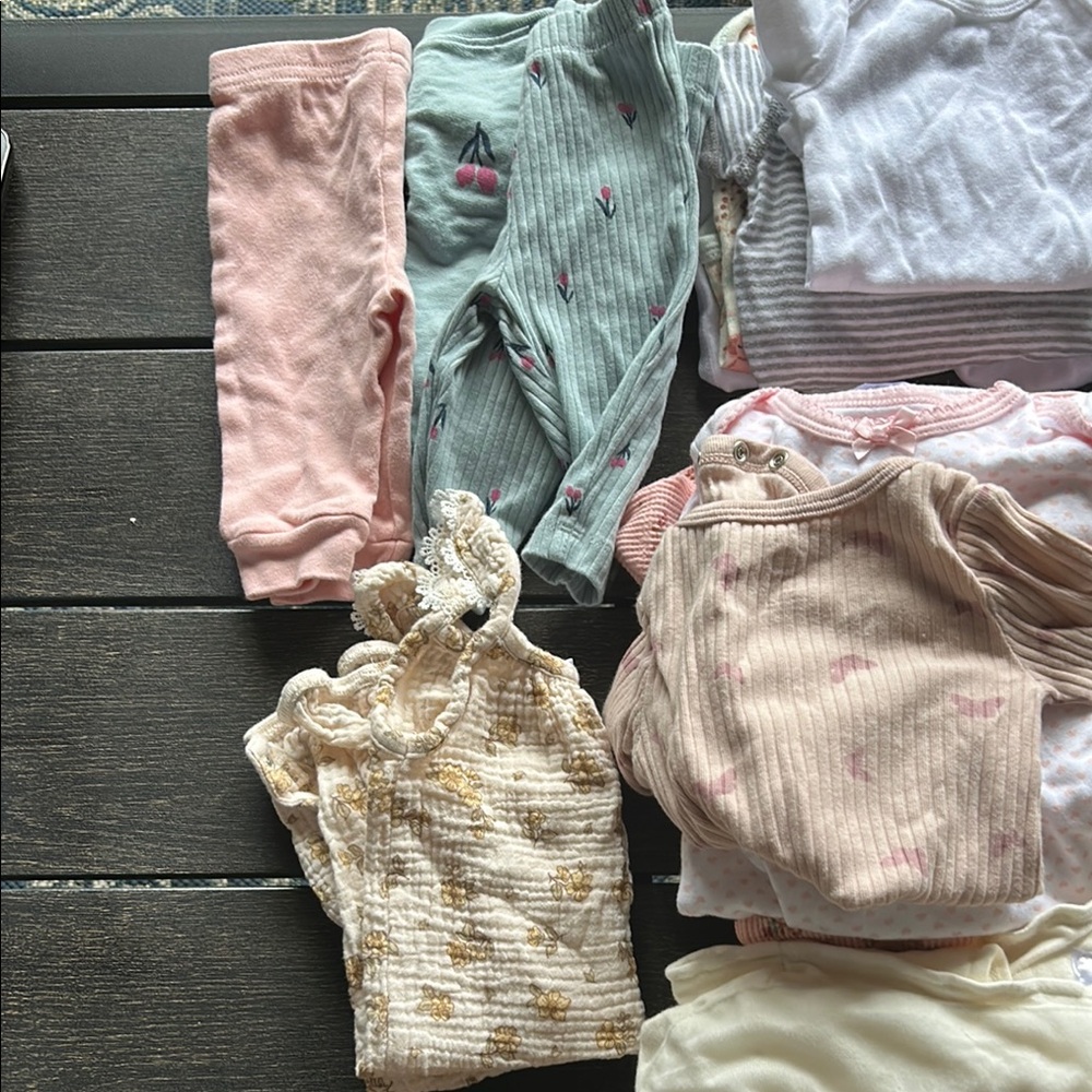 Assorted brand baby girl clothes - Picture 4 of 10